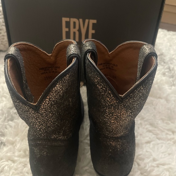 Frye short Billy Boot. Black with gold specks. - Picture 7 of 8